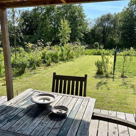 Vrijstaand Chalet Met Veel Buitenruimte En Veranda Zuid-Scharwoude Εξωτερικό φωτογραφία