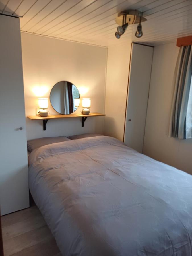 Vrijstaand Chalet Met Veel Buitenruimte En Veranda Zuid-Scharwoude Εξωτερικό φωτογραφία