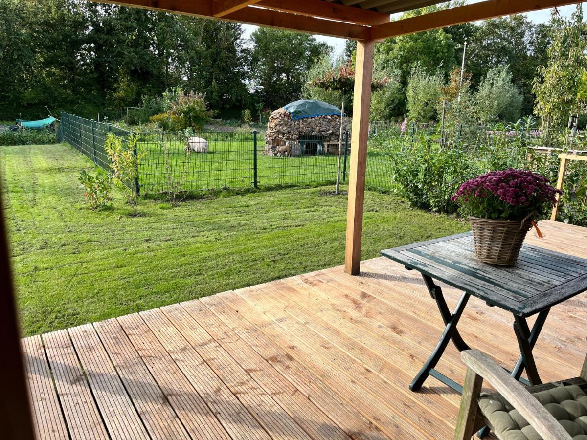 Vrijstaand Chalet Met Veel Buitenruimte En Veranda Zuid-Scharwoude Εξωτερικό φωτογραφία
