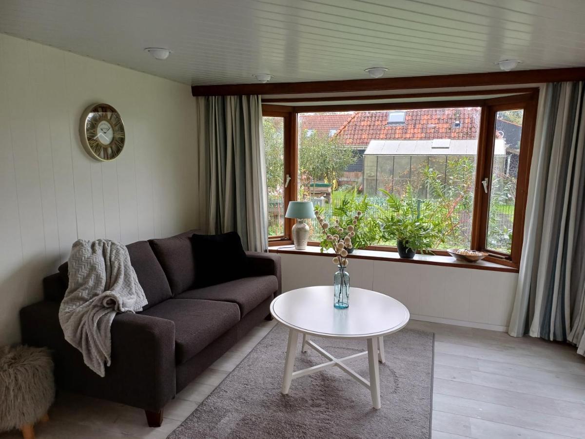 Vrijstaand Chalet Met Veel Buitenruimte En Veranda Zuid-Scharwoude Εξωτερικό φωτογραφία